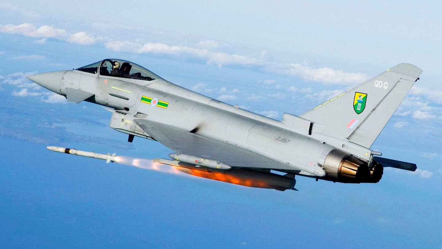 英国战斗机发射了创纪录数量的ASRAAM空战导弹