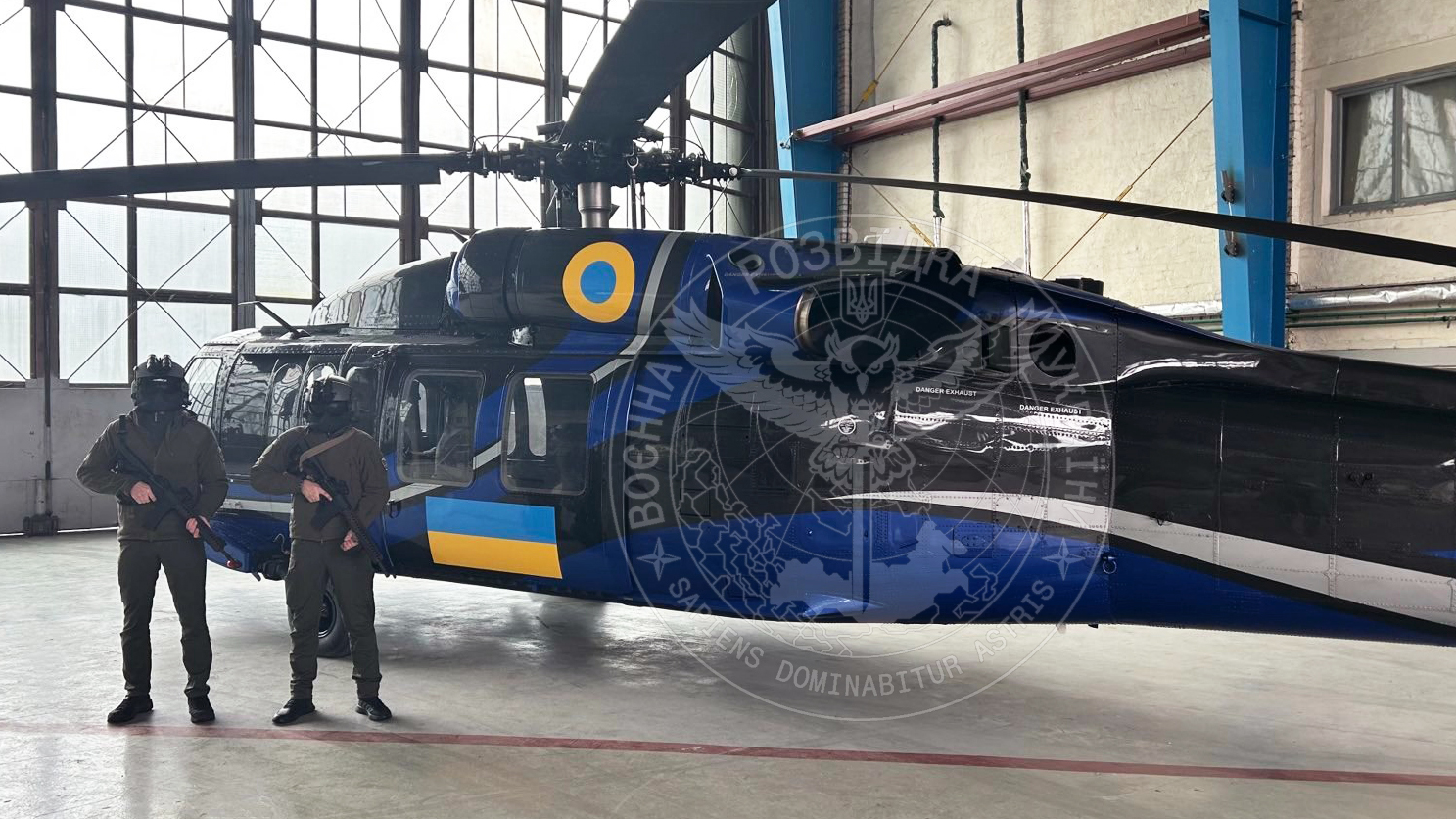 uh - 60黑鹰出人意料地出现在乌克兰军事服务